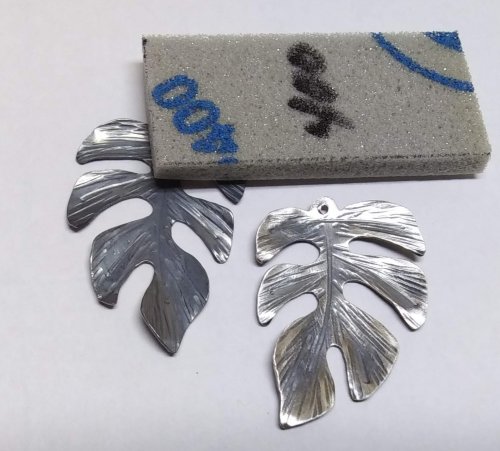 Judy Larson's Tropical Leaf Earrings - , Contemporary Wire Jewelry, Sawing, Saw, Wire Saw, Texturing, tropical leaf earrings